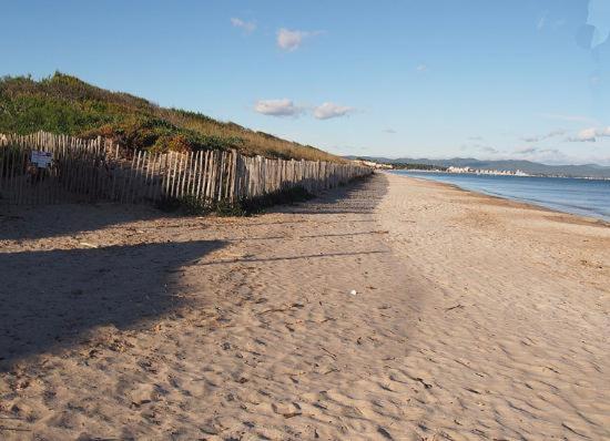 Badine Beach 5P Plage Piscine Balneo Clim Jardin Exotique Hyères Zewnętrze zdjęcie