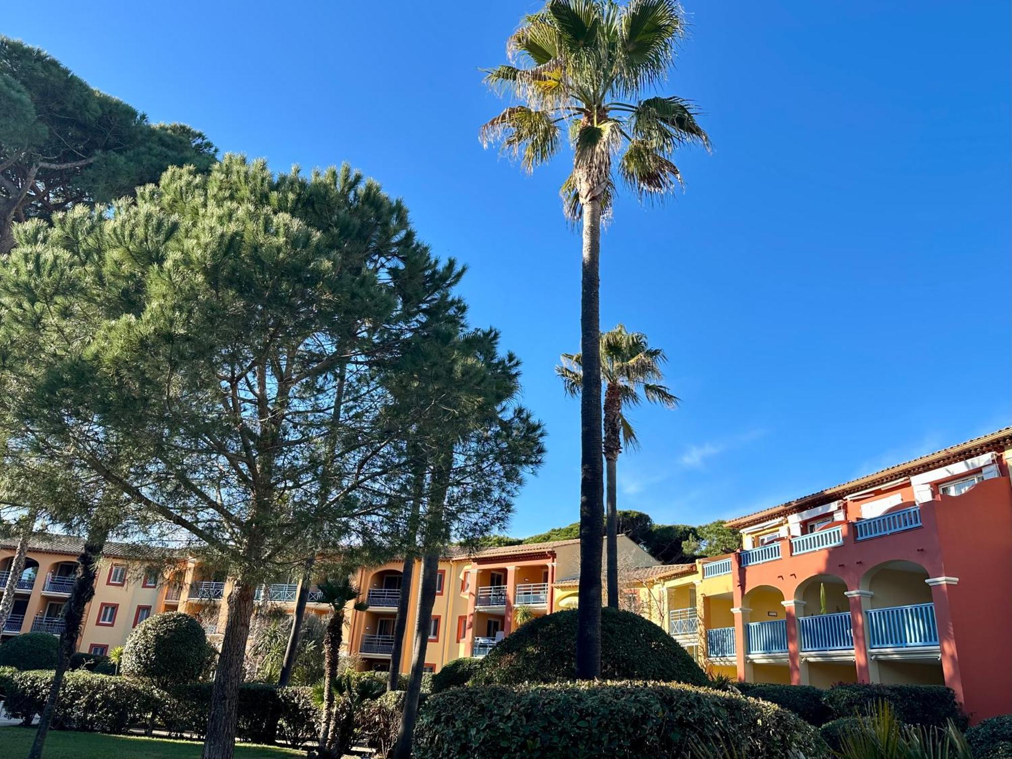 Badine Beach 5P Plage Piscine Balneo Clim Jardin Exotique Hyères Zewnętrze zdjęcie