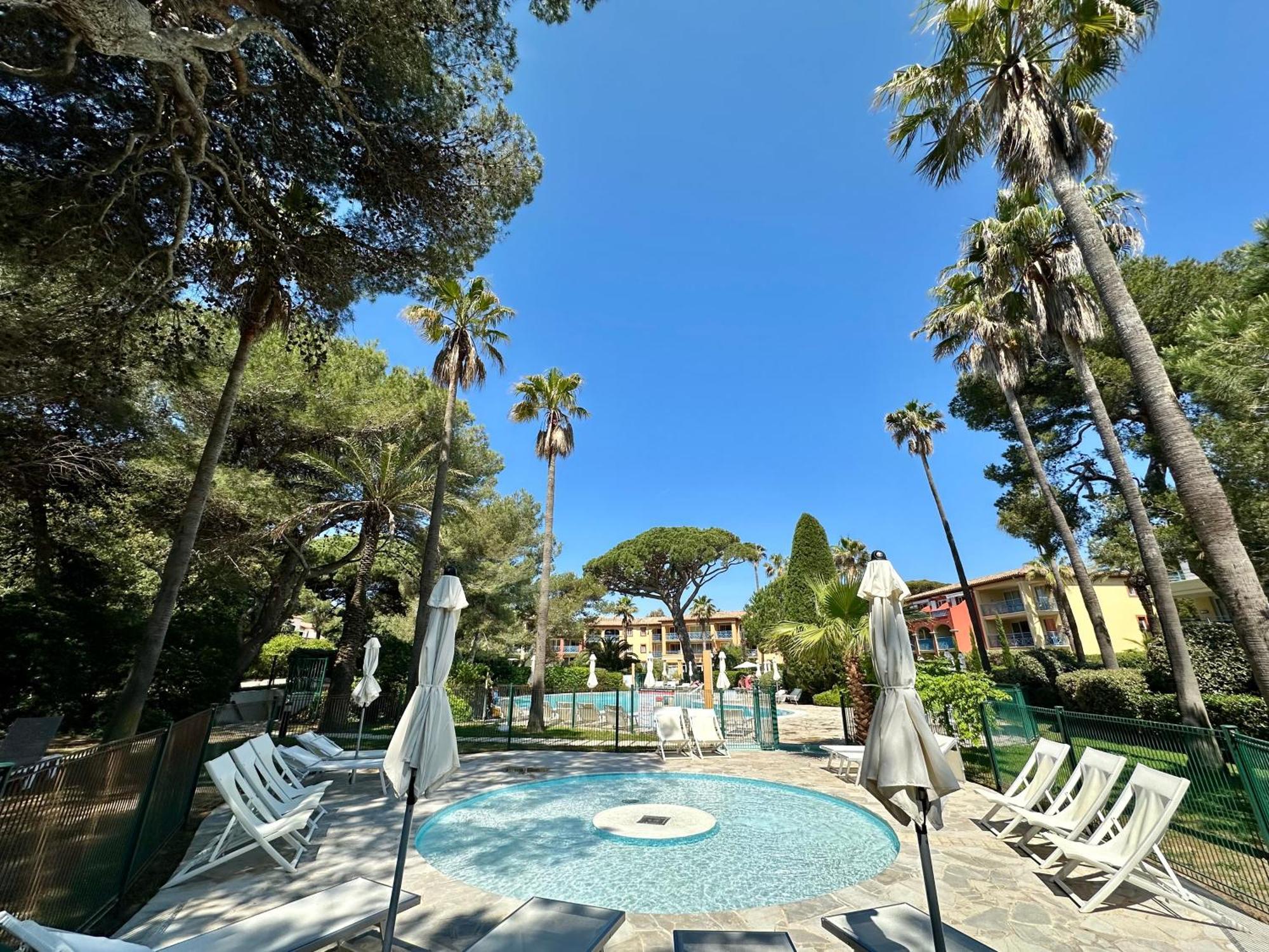 Badine Beach 5P Plage Piscine Balneo Clim Jardin Exotique Hyères Zewnętrze zdjęcie